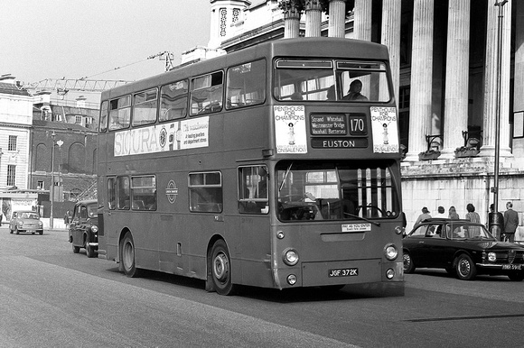 Route 170, London Transport, DMS372, JGF372K, Trafalgar Square