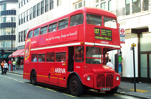 Route 137, Arriva London, RM970, WLT970, Oxford Circus