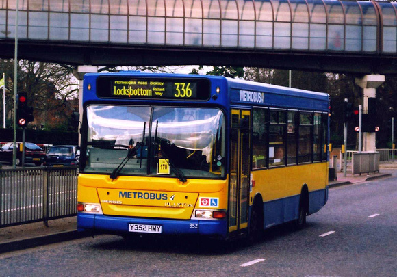Route 336, Metrobus 352, Y352HMY, Bromley
