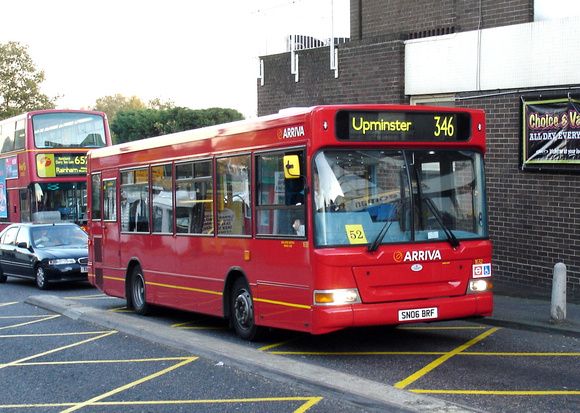 Route 346, Arriva Southend 1632, SN06BRF, Upminster