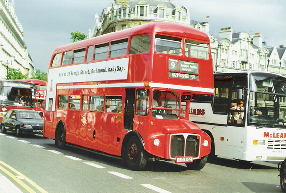 Route 9, London United, RML2519, JJD519D, Trafalgar Square