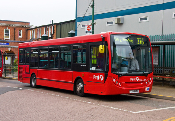 Route 226, First London, DML44099, YX09AEU, Golders Green