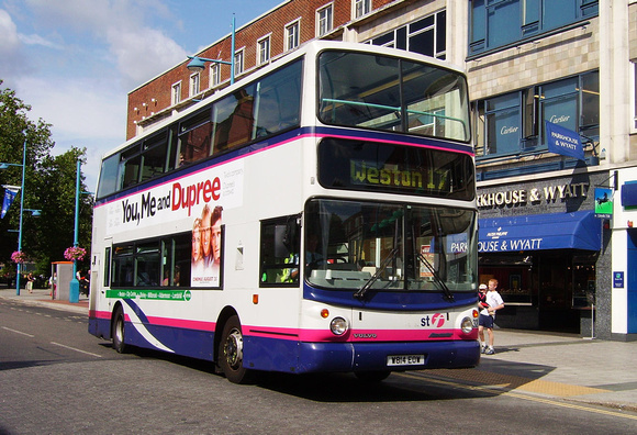 Route 17, First In Hampshire 32044, W814EOW, Southampton