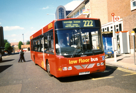 Route 222, Uxbridge Buses, LLW18, ODZ8918