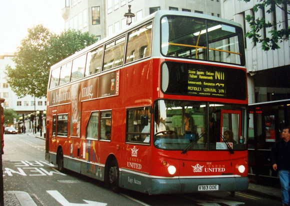 Route N11, London United, VA67, V183OOE, Trafalgar Square