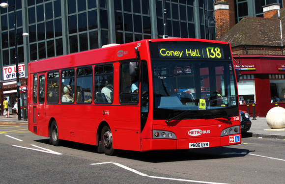 Route 138, Metrobus 258, PN06UYM, Bromley