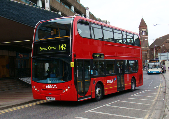 Route 142, Arriva the Shires 5448, SN08AAE, Watford