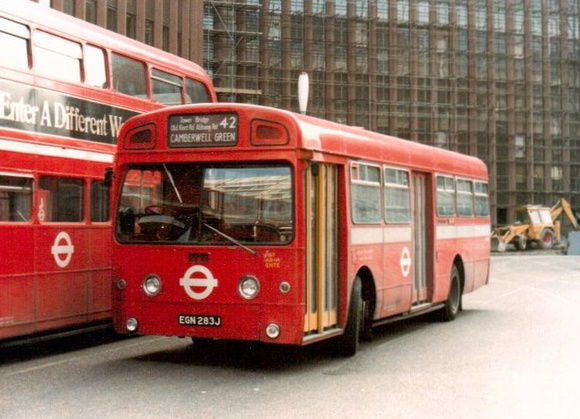 Route 42, London Transport, SMS283, EGN283J, Aldgate