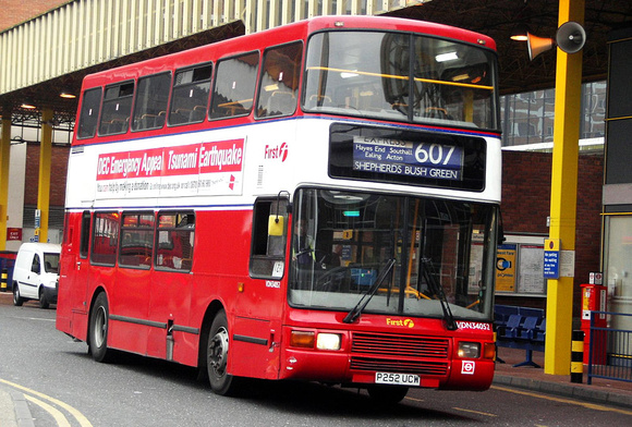 Route 607, First London, VDN34052, P252UCW, Uxbridge