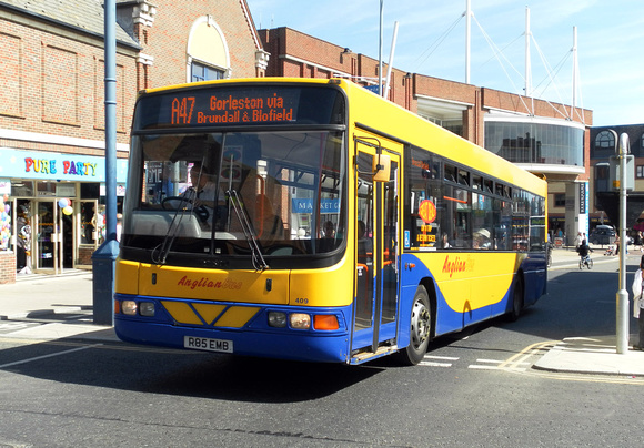 Route A47, Anglian Buses 409, R85EMB, Great Yarmouth
