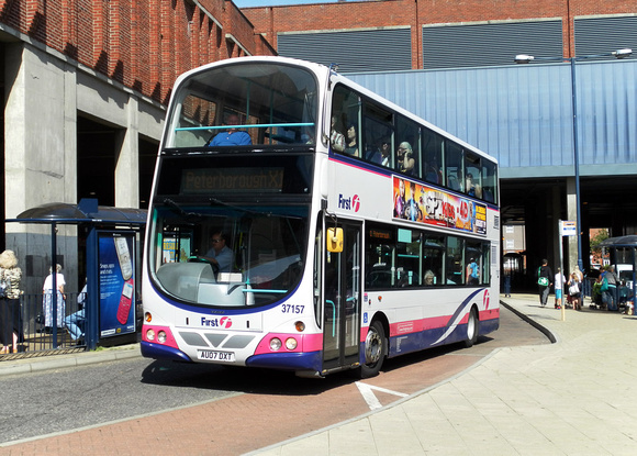Route X1, First 37157, AU07DXT, Great Yarmouth