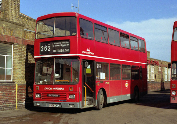 Route 263, London Northern, S6, F426GWG, Potters Bar