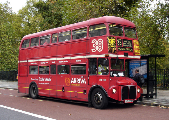 Route 38, Arriva London, RML2370, JJD370D, Piccadilly