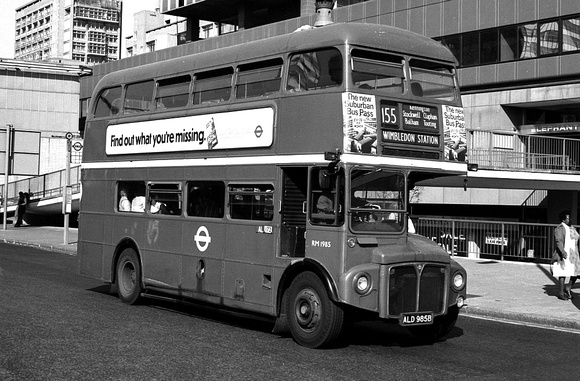 Route 155, London Transport, RM1985, ALD985B, Elephant & Castle