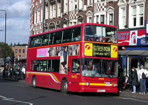 Route 328, First London, TNA32952, W952ULL