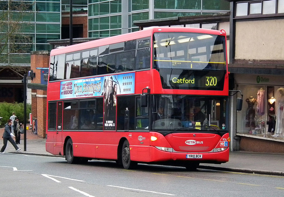 Route 320, Metrobus 976, YR10BCK, Bromley South