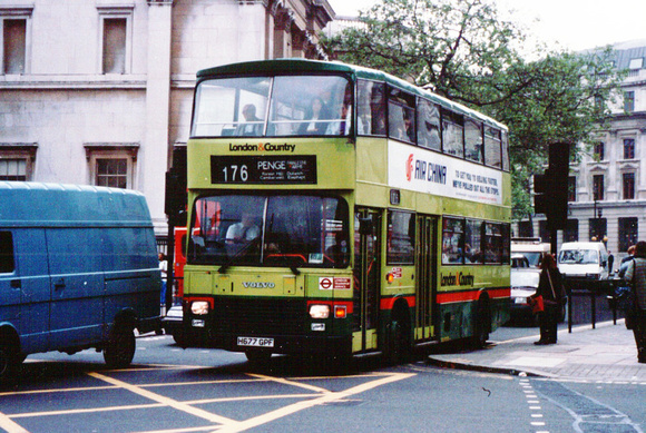 Route 176, London & Country 677, H677GPF