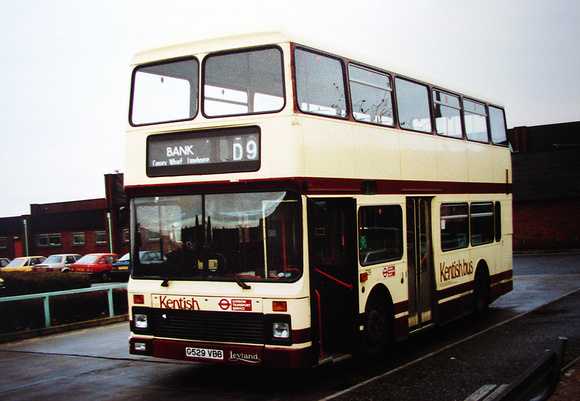 Route D9, Kentish Bus 529, G529VBB, Crossharbour
