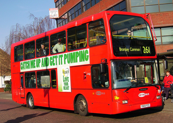 Route 261, Metrobus 910, YN55PZO, Bromley