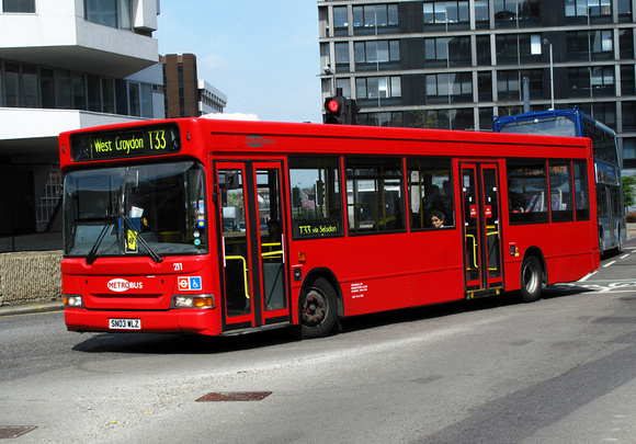 Route T33, Metrobus 211, SN03WLZ, Croydon