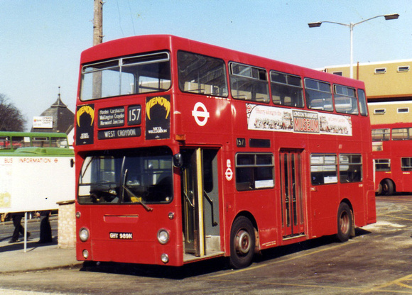 Route 157, London Transport, DM989, GHV989N, Croydon