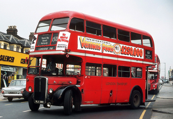 Route 150, London Transport, RT563, HLX380