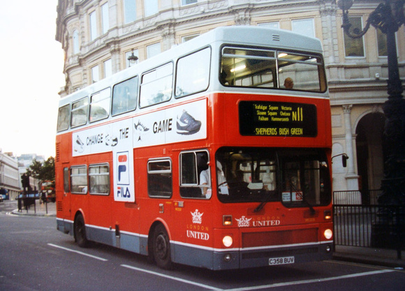 Route N11, London United, M1358, C358BUV, Trafalgar Square