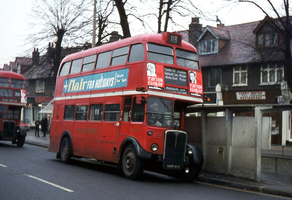 Route 118, London Transport, RT4660, NXP913, Mitcham