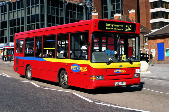 Route 352, Metrobus 279, SN03YBT, Bromley South Stn