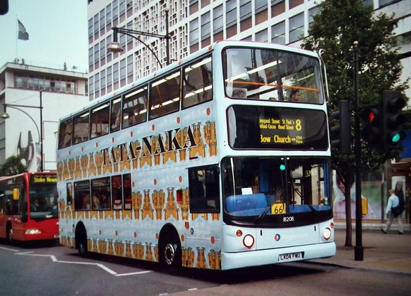Route 8, Stagecoach London 18208, LX04FWU, New Oxford Street
