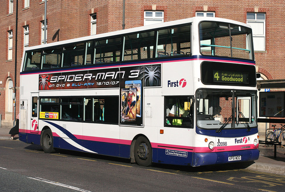 Route 4, First Leicester 32098, KP51WDD, Leicester