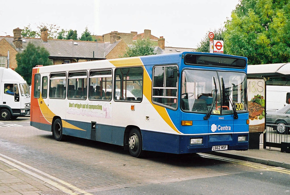 Route 200, Centra London, L662MSF, Mitcham