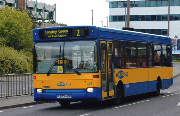Route 2, Metrobus 303, P303HDP, Crawley