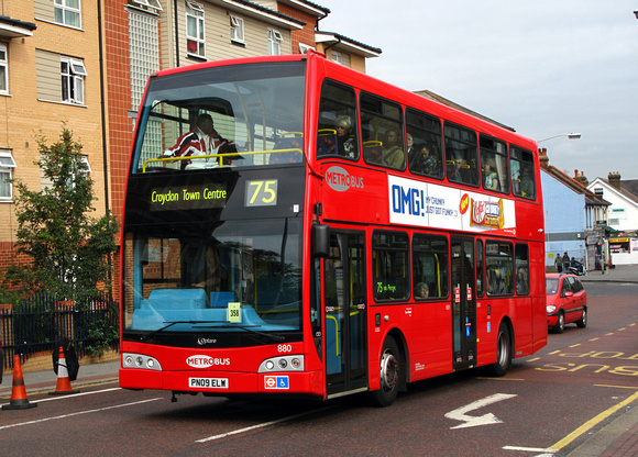 Route 75, Metrobus 880, PN09ELW, Croydon