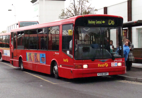 Route D6, First London, DML41328, V328GBY, Crossharbour