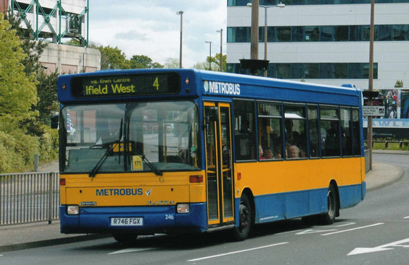 Route 4, Metrobus 246, R746FGX, Crawley