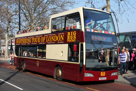 Big Bus Tours, DA212, PN09EOA, Embankment