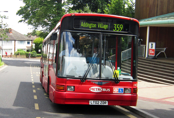 Route 359, Metrobus 142, LT02ZDR, Selsdon
