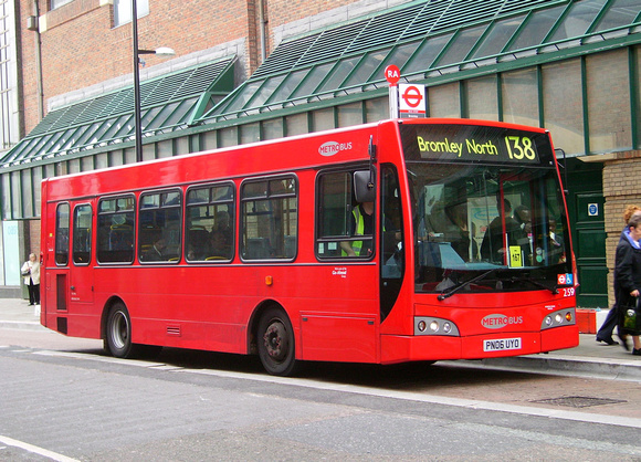 Route 138, Metrobus 259, PN06UYO, Bromley