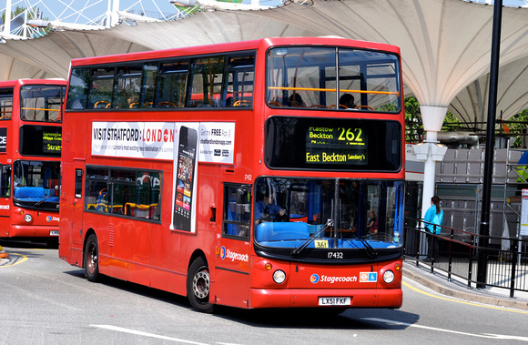 Route 262, Stagecoach London 17432, LX51FKF, Stratford