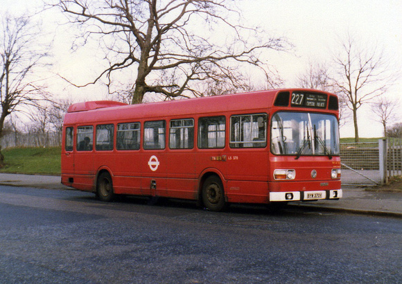 Route 227, London Transport, LS370, BYW370V, Crystal Palace