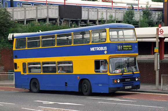 Route 161, Metrobus 802, F802NGU, Eltham