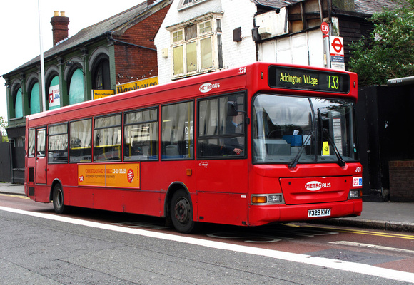 Route T33, Metrobus 328, V328KMY, East Croydon Station