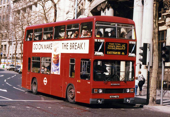 Route 15, London Transport, T407, KYV407X, Aldwych