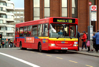 Route X26, Metrobus 211, SN03WLZ, East Croydon