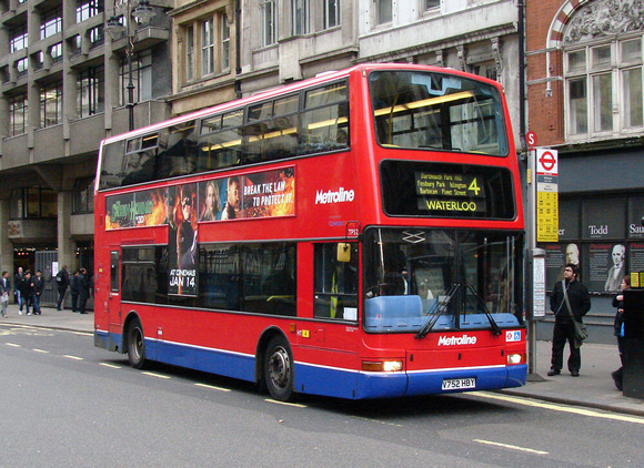 Route 4, Metroline, TP52, V752HBY, Aldwych