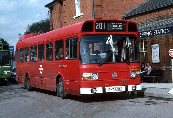Route 201, London Transport, LS228, THX228S, Epping Station