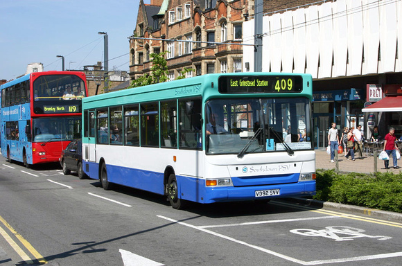 Route 409, Southdown PSV, V392SVV, East Croydon