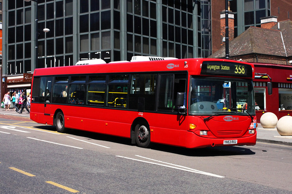 Route 358, Metrobus 525, YN53RXU, Bromley South Stn