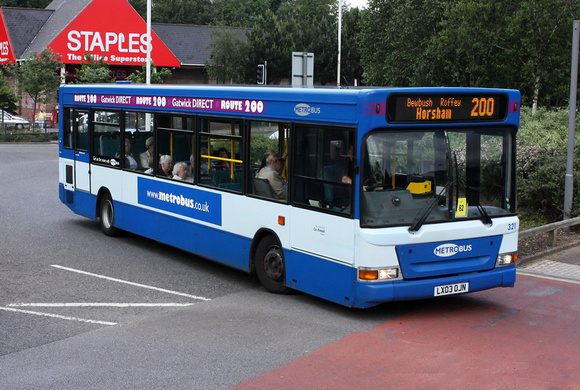 Route 200, Metrobus 321, LX03OJN, Horsham